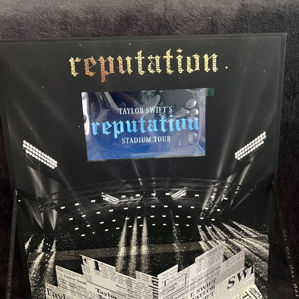 Reputation Tour VIP Box Taylor Swift Reputation Box Video Plays - Picture 13 of 14